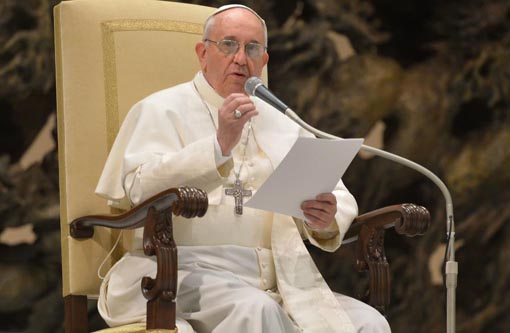 Papa recebe pela primeira vez vítimas de padres pedófilos