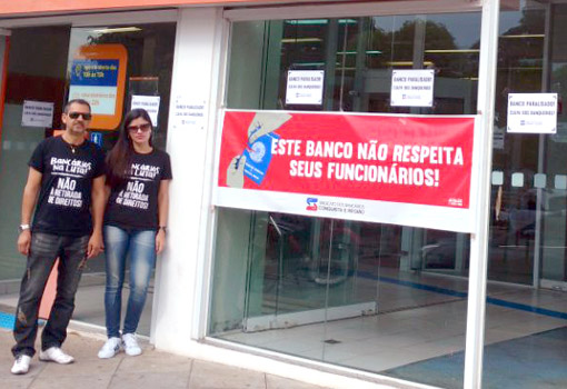 Bancários paralisam agência do Itaú em Brumado