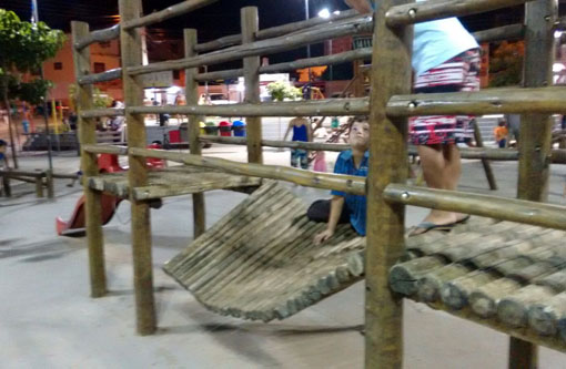 Brumado: populares solicitam à Prefeitura manutenção dos parquinhos do município