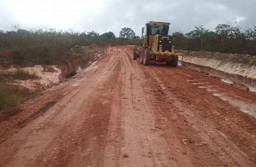 Barra da Estiva: Prefeitura faz patrolamento em estradas vicinais