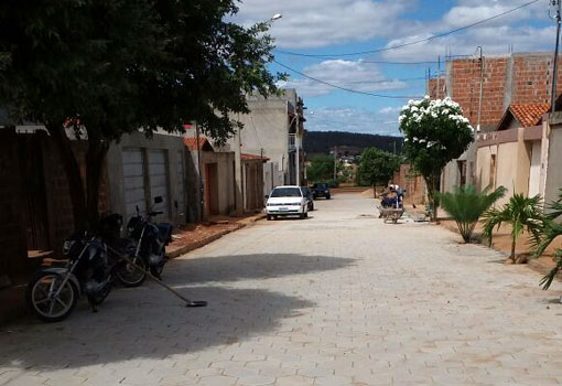 Brumado: obra de pavimentação foi realizada na Rua José Maria Aguiar Leme