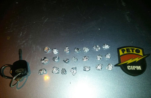 Brumado: Polícia Militar apreende 21 pedras de Crack