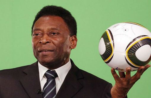 Pelé permanece na UTI e faz tratamento renal