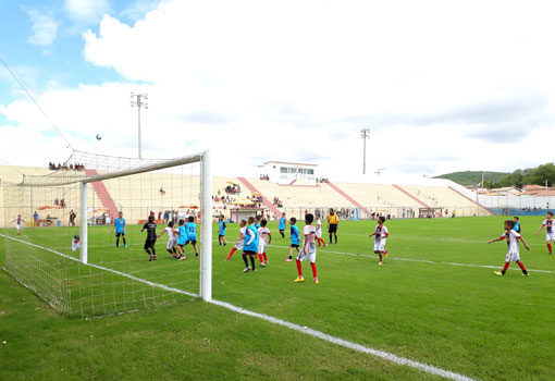 Quatro atletas foram selecionados na peneira do Flamengo em Brumado