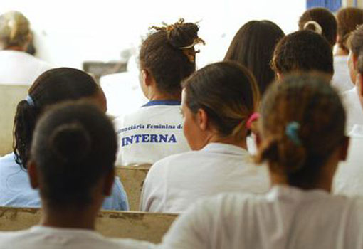 População carcerária feminina cresce 700% em dezesseis anos no Brasil