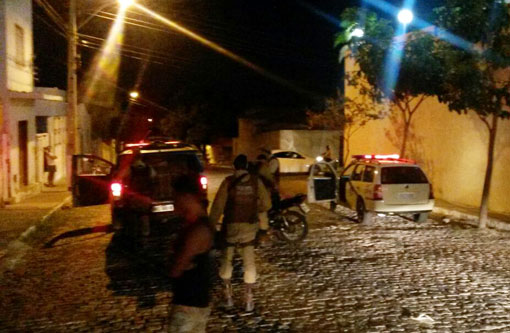 Brumado: Após perseguição homens que haviam roubado bolsa são detidos