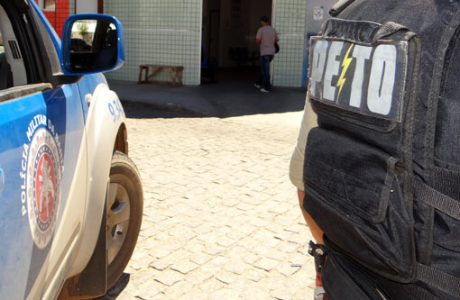 Brumado: Dupla acusada de assalto a mercadinho consegue fugir; a motocicleta utilizada no crime foi recuperada pelo PETO