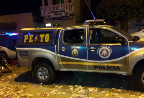 Brumado: homem é detido após desacatar policiais que atuavam nas seções eleitorais do Colégio Eny Mafra