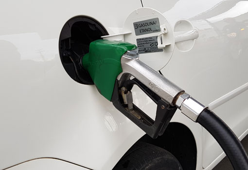 Presidente da Petrobras diz que o governo não considera mudar política de preços