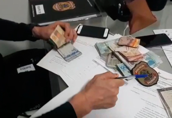 MPF e PF desarticulam associação criminosa com sede em Guanambi que contrabandeava cigarros paraguaios para o Brasil