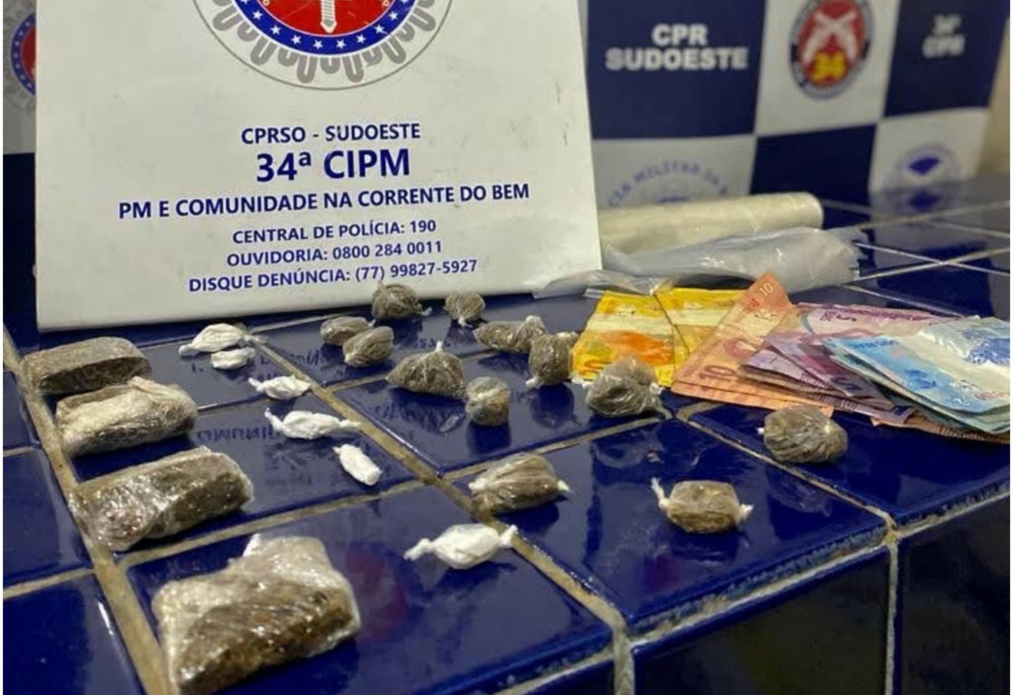 Homem é detido acusado de tráfico de drogas no bairro Novo Brumado