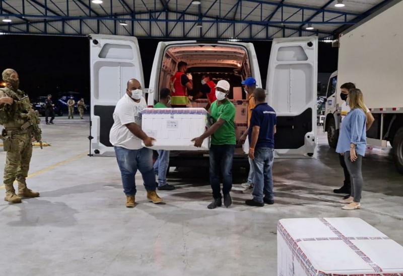 Bahia recebe mais de 186 mil vacinas contra a Covid-19 neste sábado