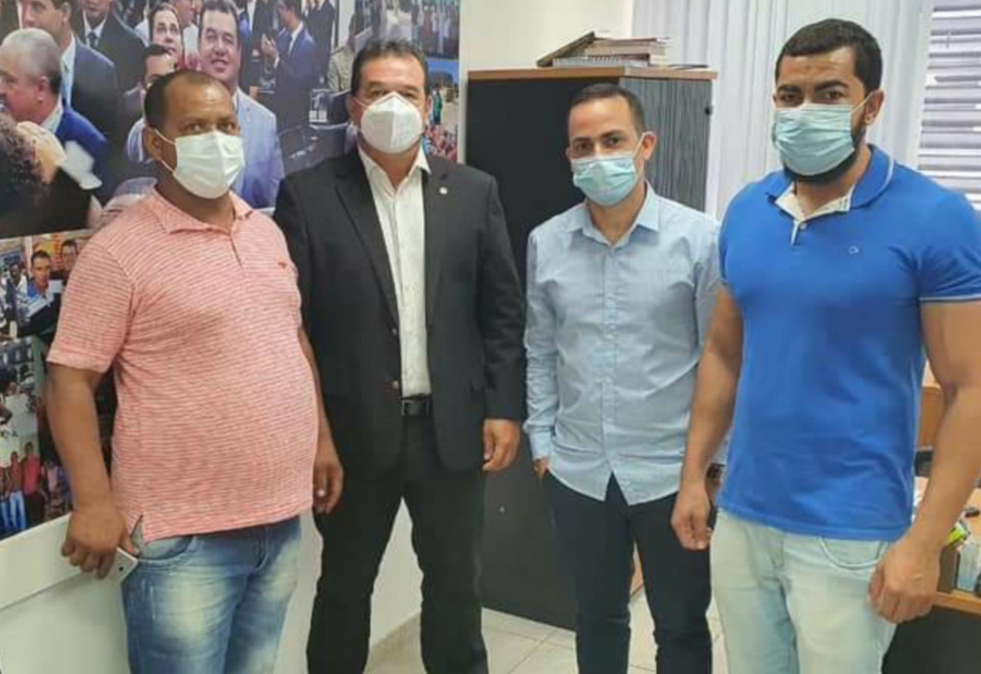 Deputado Marquinho Viana recebe lideranças do interior em seu gabinete, na ALBA