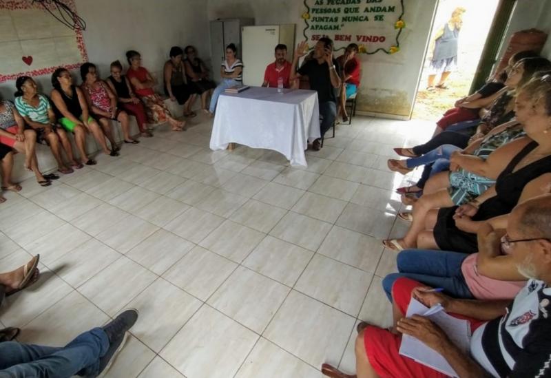 Pré-candidato a prefeito, Dr. Aurino, participa de reunião na sede da Associação de Moradores de Arrecife