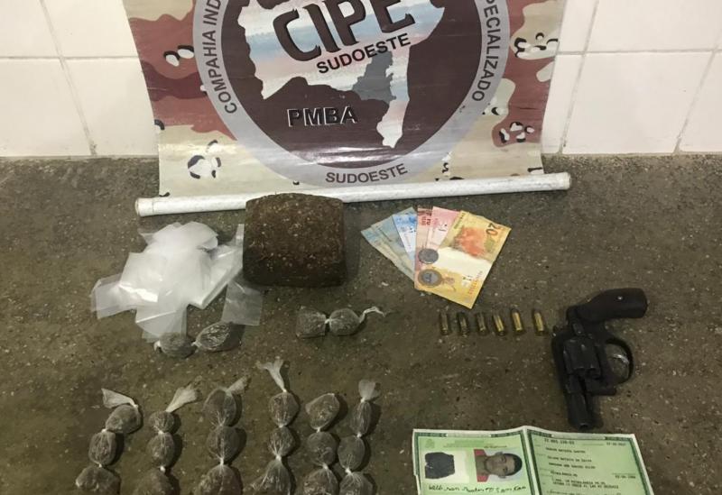 Aracatu: Homem recebe polícia a tiros e acaba morto