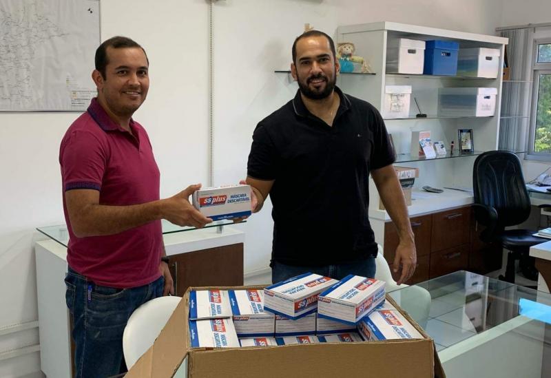 Brumado: AIBRUM doa 50 caixas de máscaras para a Secretaria Municipal de Saúde