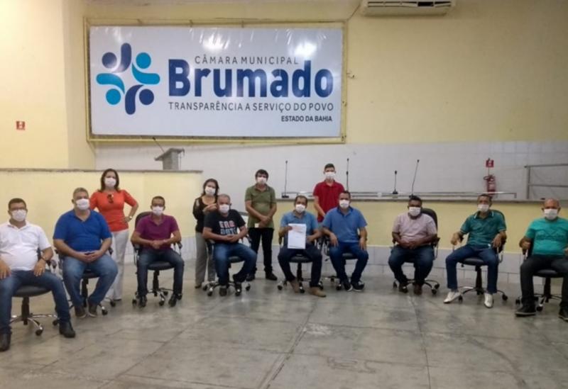 Brumado: Em ação conjunta dos 13 vereadores Câmara Municipal repassa R$ 100 mil reais à Prefeitura para compra de cestas básicas que deverão serem distribuídas às famílias carentes 