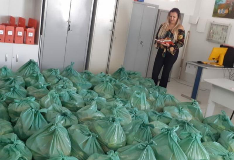 Prefeitura de Brumado iniciará na próxima segunda (06) a distribuição de cestas básicas para familias de alunos em vulnerabilidade social