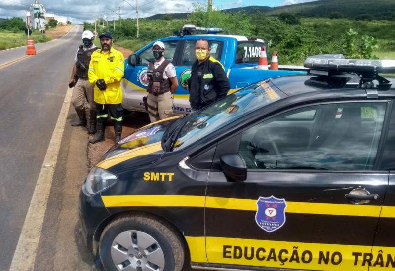 SMTT e PRE operacionalizam ações preventivas e de orientação ao transporte de passageiros nas rodovias que fazem acesso a Brumado