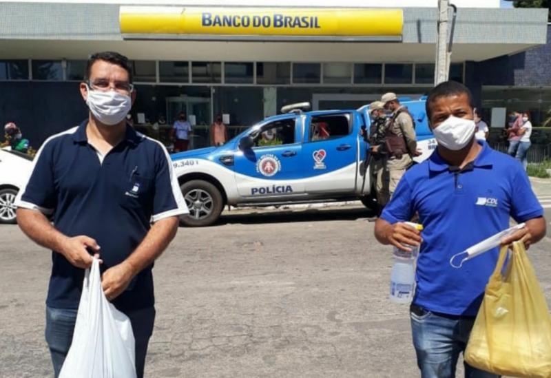 Brumado: CDL promove campanha de conscientização e distribui 2.000 máscaras no centro da cidade 