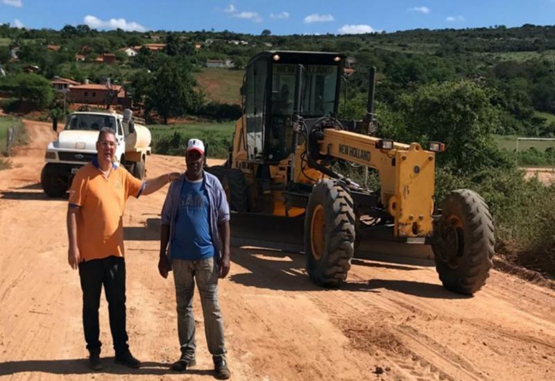 Vereador Léo Vasconcelos obtém junto ao prefeito a requalificação emergencial da estrada entre Samambaia e Ubiraçaba para facilitar o acesso à região