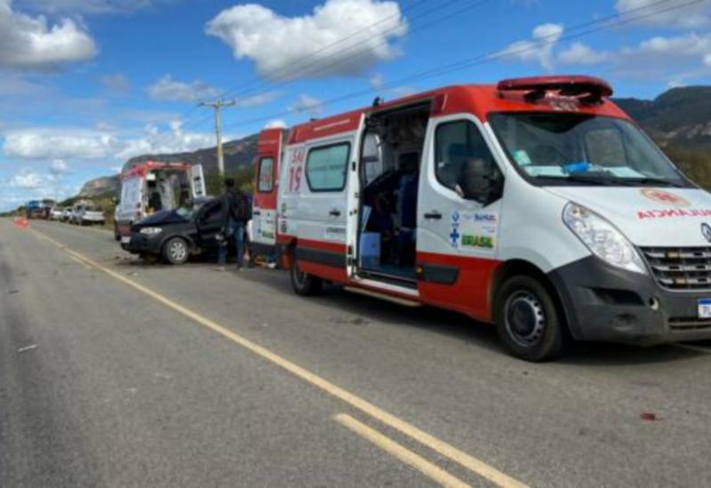 Livramento: Três pessoas morrem em acidente envolvendo dois carros na BA-152