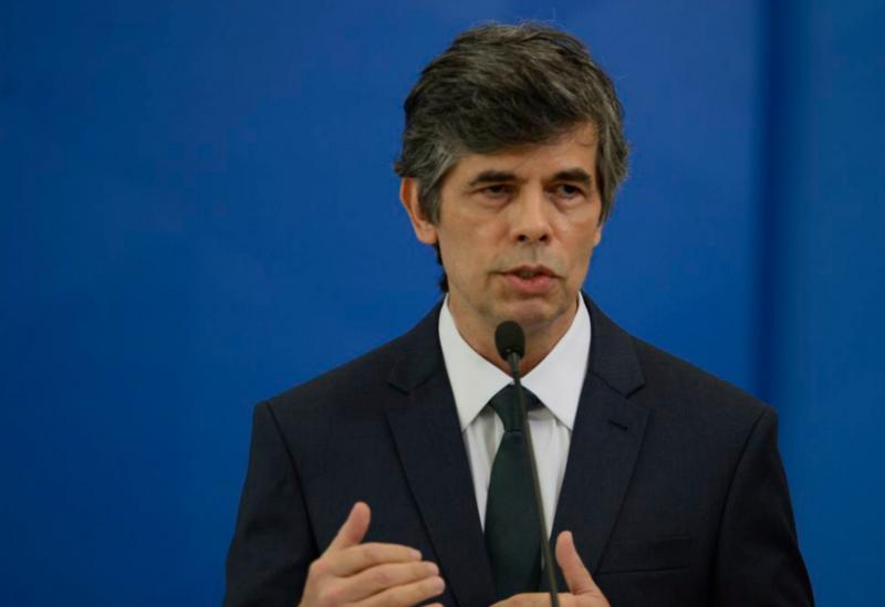 Nelson Teich pede demissão do Ministério da Saúde