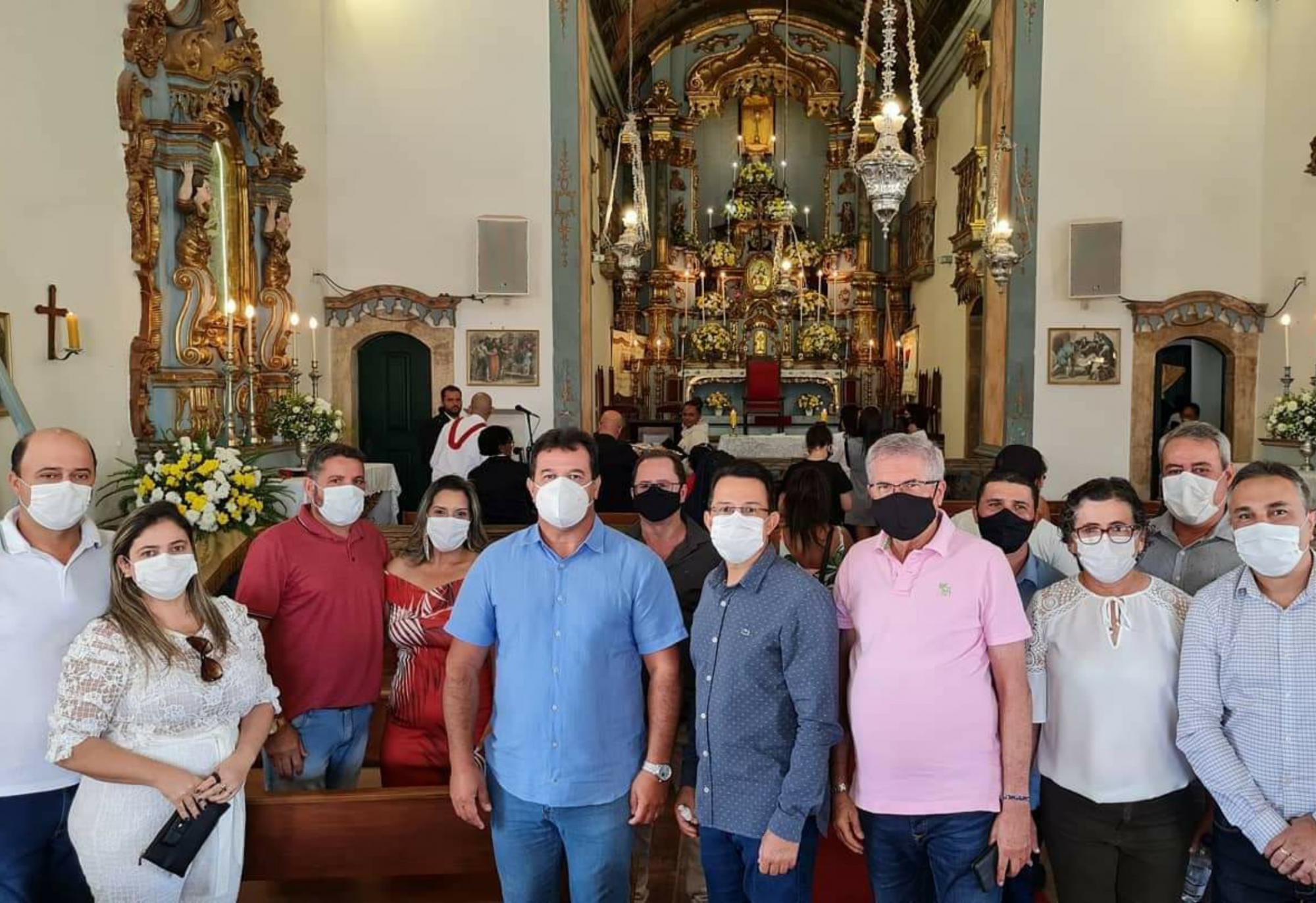 Deputado Marquinho Viana participa da Missa de Corpus Christi em Rio de Contas