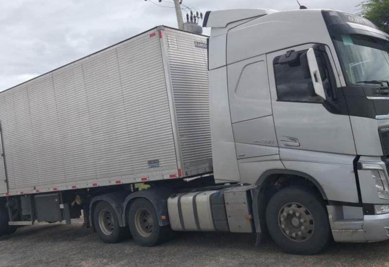 Tanhaçu: veículo com carga de bebida sem nota fiscal é apreendido pela PRE