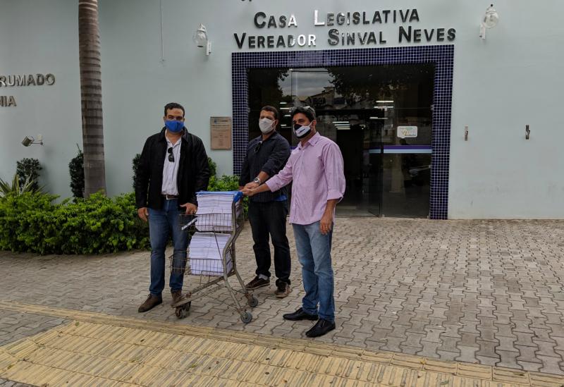 Brumado: Diretores da Aucib protocolaram pedido de impeachment contra o prefeito Eduardo Lima Vasconcelos