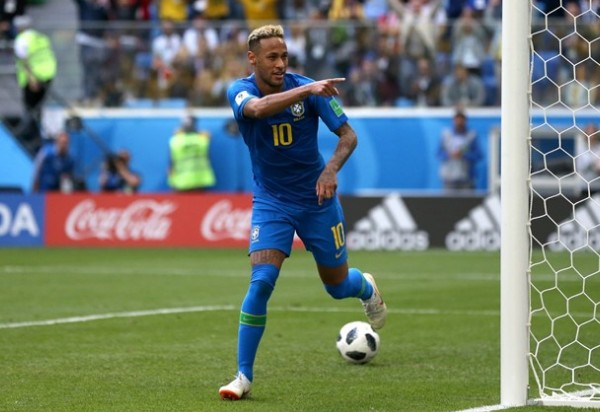 Brasil vence Costa Rica por 2 a 0 nos acréscimos