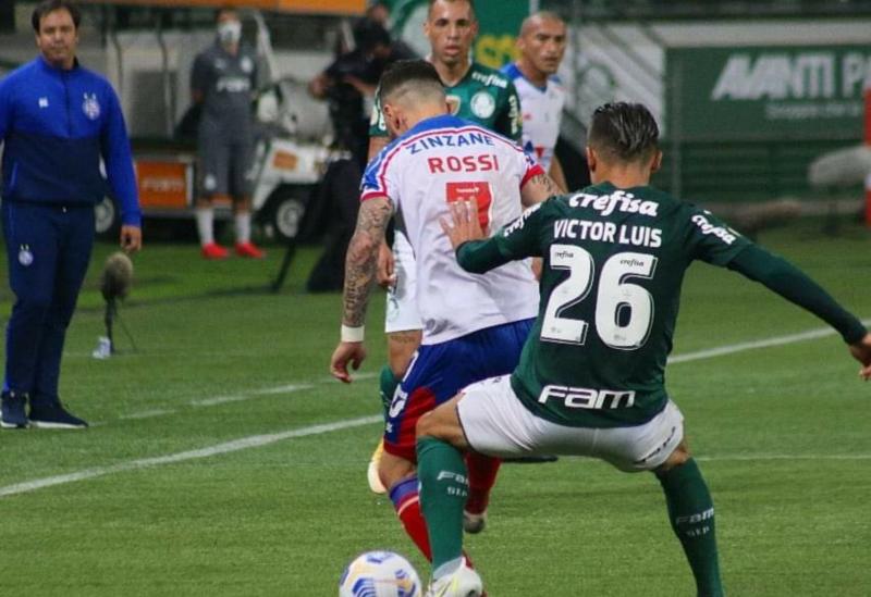 Palmeiras vence Bahia e sobe na classificação do Brasileirão
