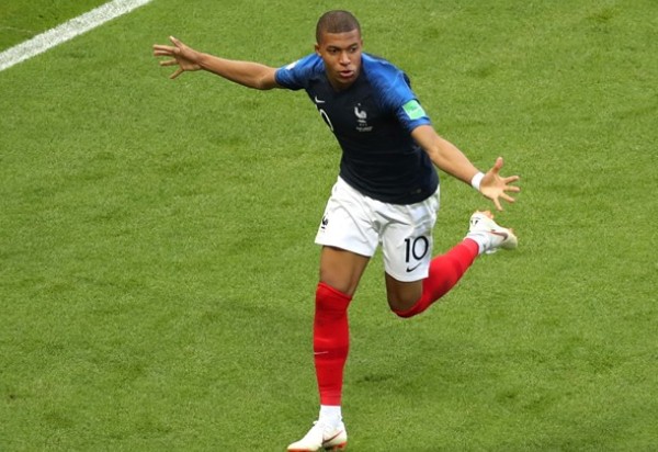 Mbappé lidera vitória e França vai às quartas de final