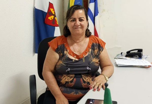 Prefeitura de Aracatu adianta o pagamento do décimo terceiro salário a todos os servidores 