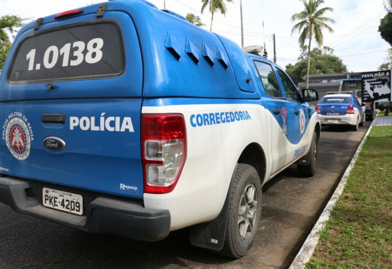 Bahia: Sete PMs suspeitos de sequestros e roubos são alvos de operação