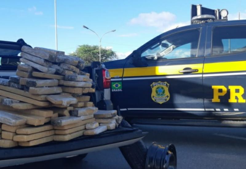 Em Jequié (BA), PRF apreende mais de 100 Kg de maconha escondidos em compartimento oculto de caminhonete locada