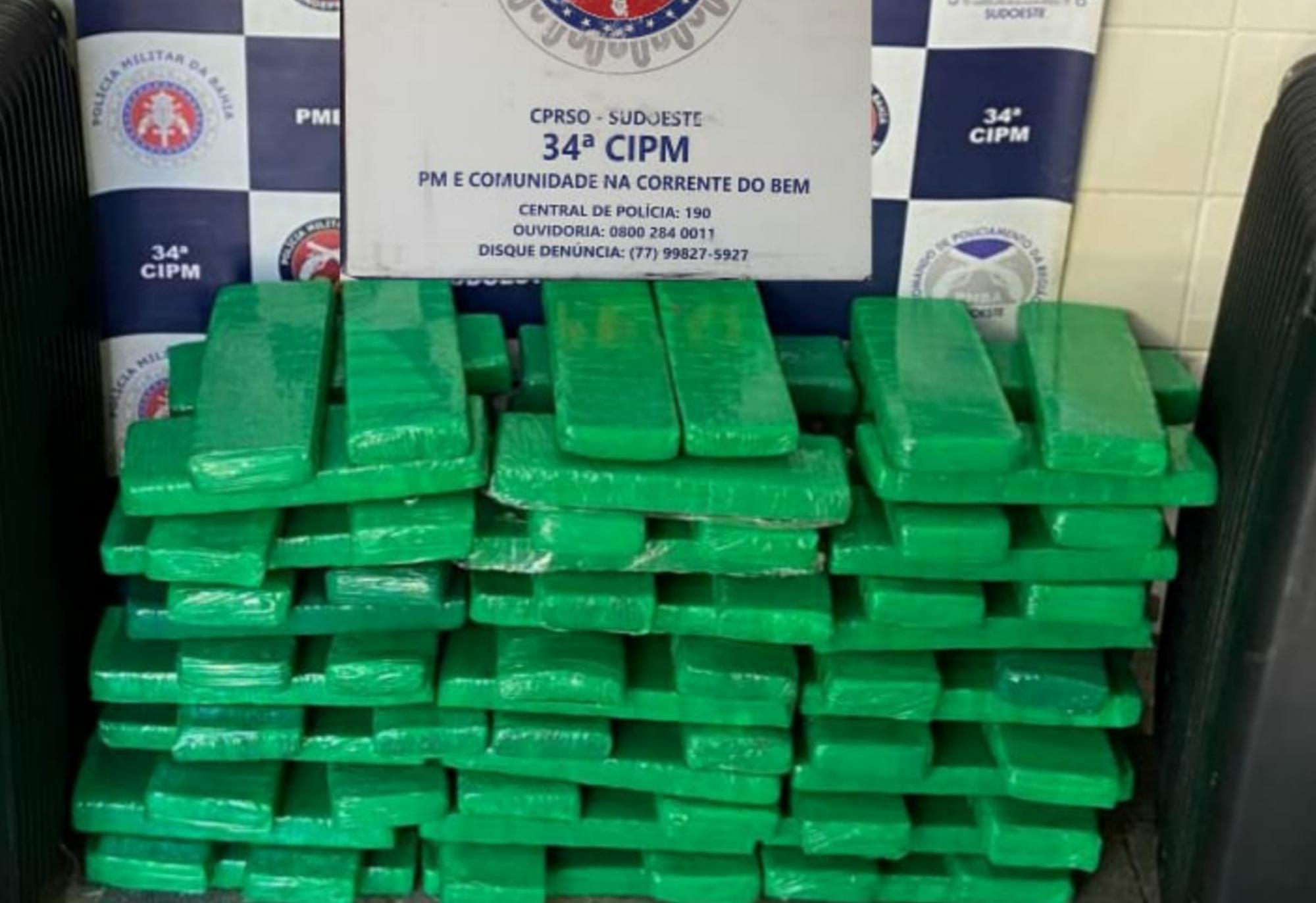 Homem é preso transportando mais de 100 kg de drogas para a cidade de Brumado