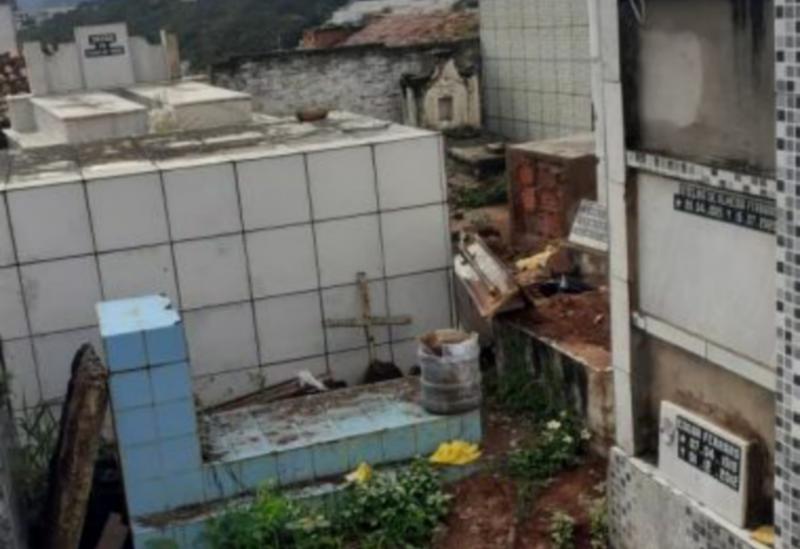Descontrolado, homem invade cemitério em Jequié e retira corpo de mãe de túmulo