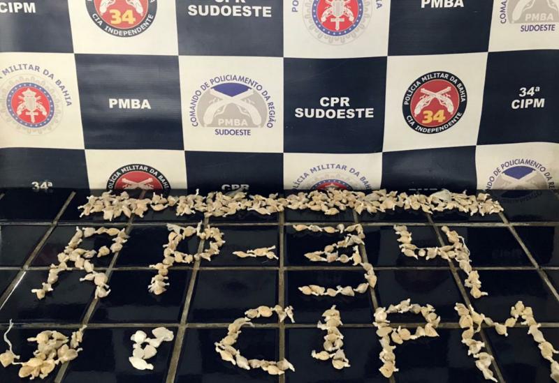 Brumado: Polícia Militar apreende grande quantidade de drogas nas proximidades do Conjunto habitacional Brisa 3