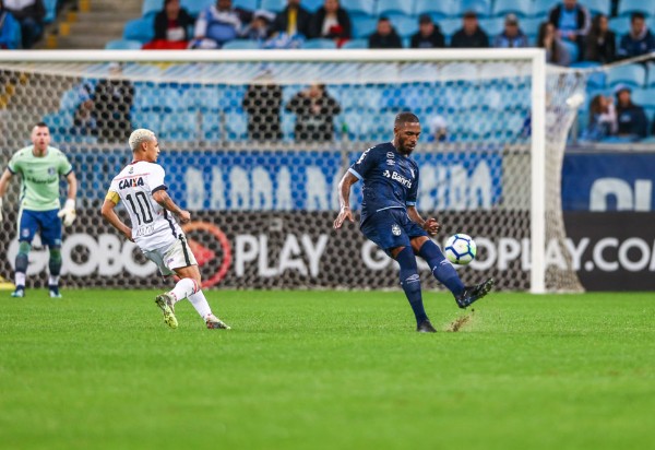 Vitória perde para o Grêmio, por 4 a 0, em Porto Alegre (RS)