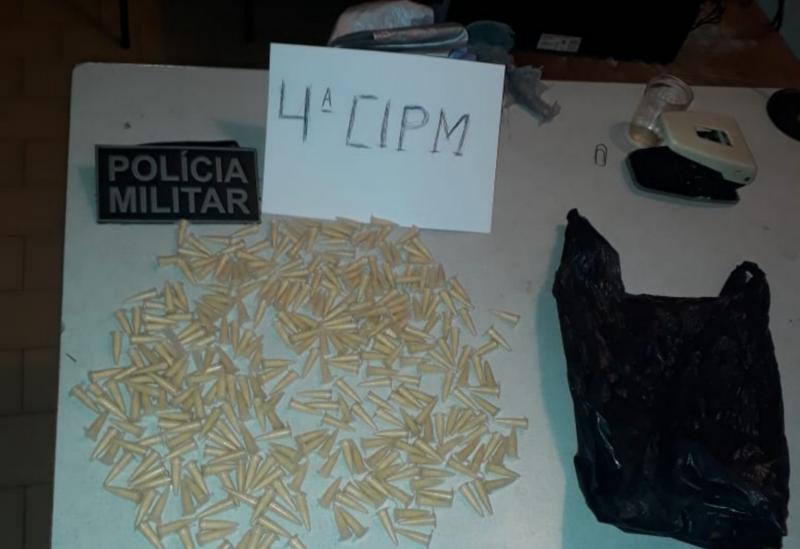 Mais de 300 pinos de cocaína são apreendidos em Macaúbas