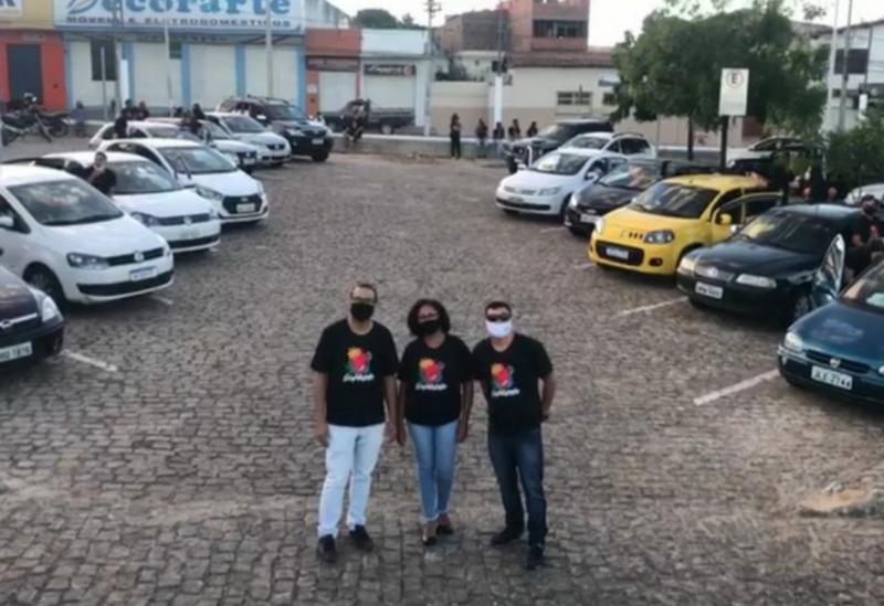 Culto drive-in foi realizado no estacionamento da Praça do Mercado em Brumado