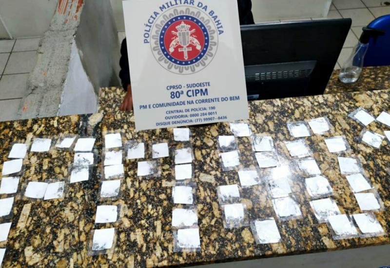 Polícia Militar detém indivíduos acusados de tráfico de drogas em Piripá