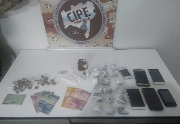 CAESG apreende grande quantidade de drogas em Barra da Estiva 