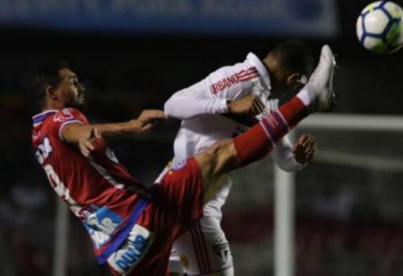 Bahia luta, mas perde para o São Paulo