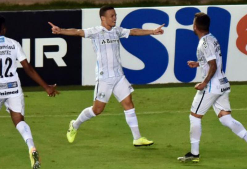 Grêmio derrota o Bahia em Pituaçú