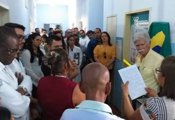 Maria Silva dos Santos tem nome eternizado em cerimônia de entrega da Sala de Fisioterapia do Hospital de Brumado 