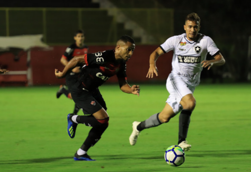 Em jogo de sete gols, Vitória perde para o Botafogo no Barradão