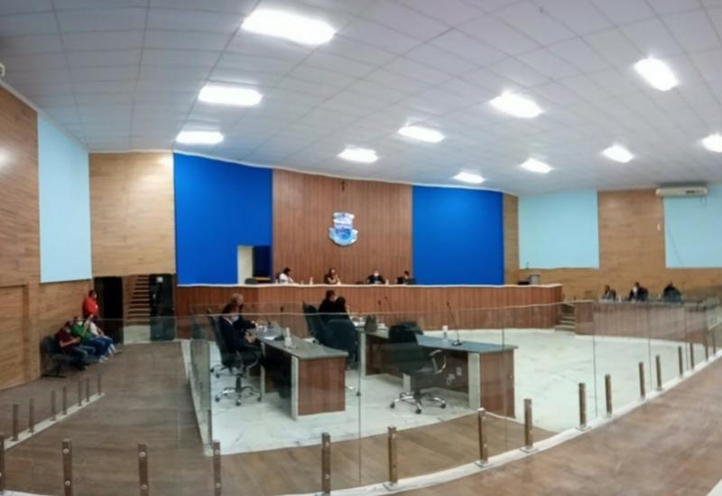 Vereadores fazem cobrança sobre o andamento da CPI que averigua possíveis desvios de recursos na Educação; presidência esclarece situação