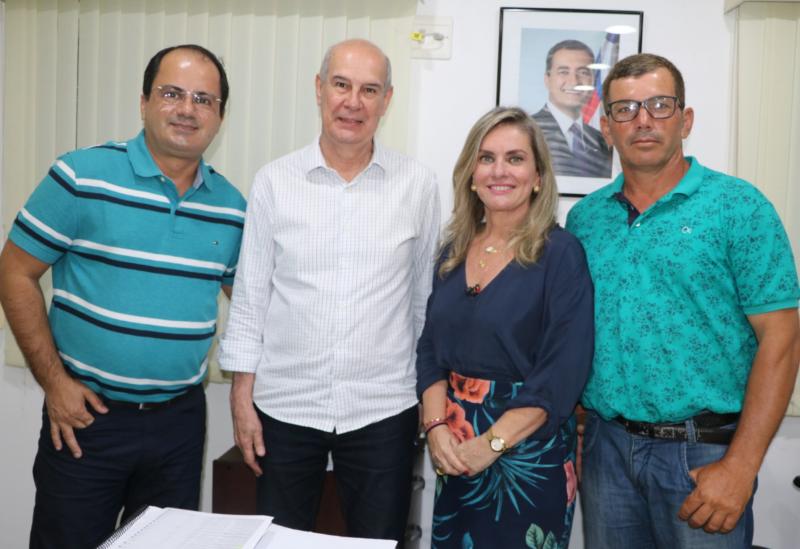 Na CERB, deputada solicita mais acesso à água para população de Jussiape